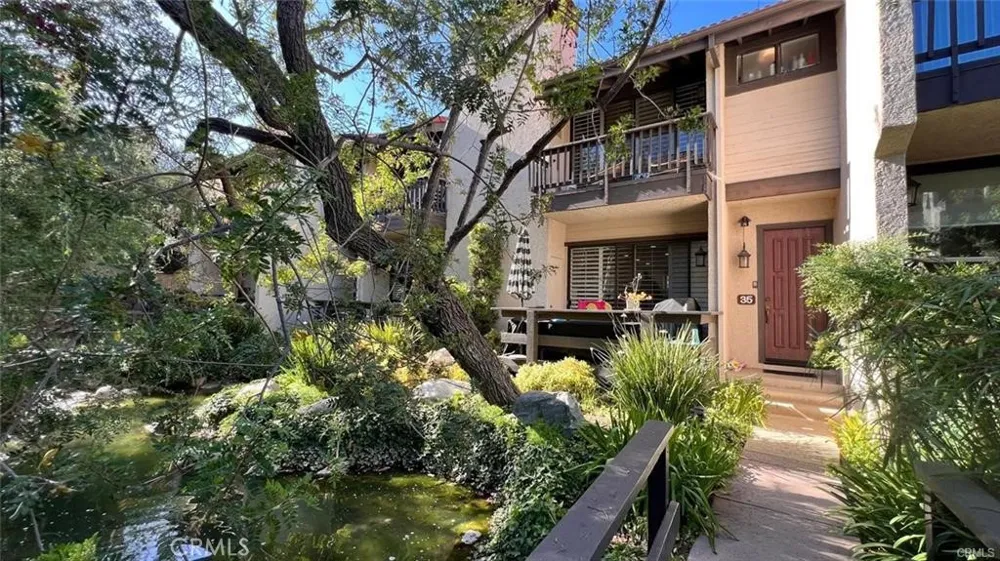 21730 Marylee Street #35 Woodland Hills, CA 91367