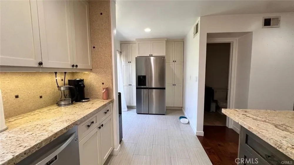 21730 Marylee Street #35 Woodland Hills, CA 91367