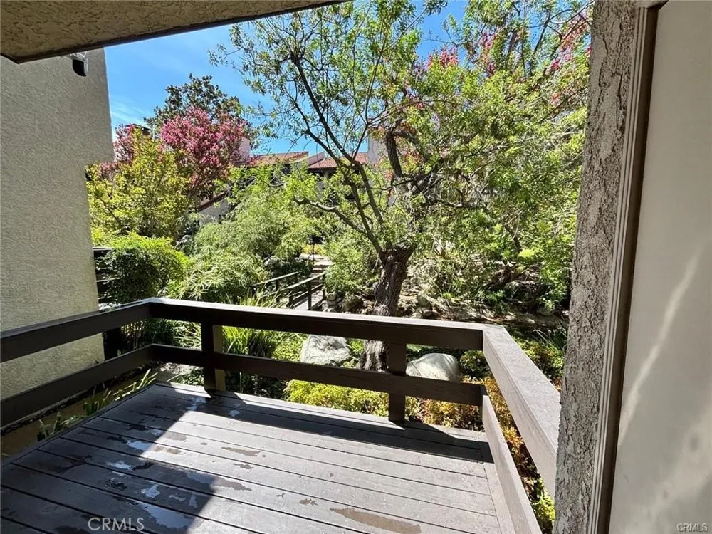21730 Marylee Street #35 Woodland Hills, CA 91367