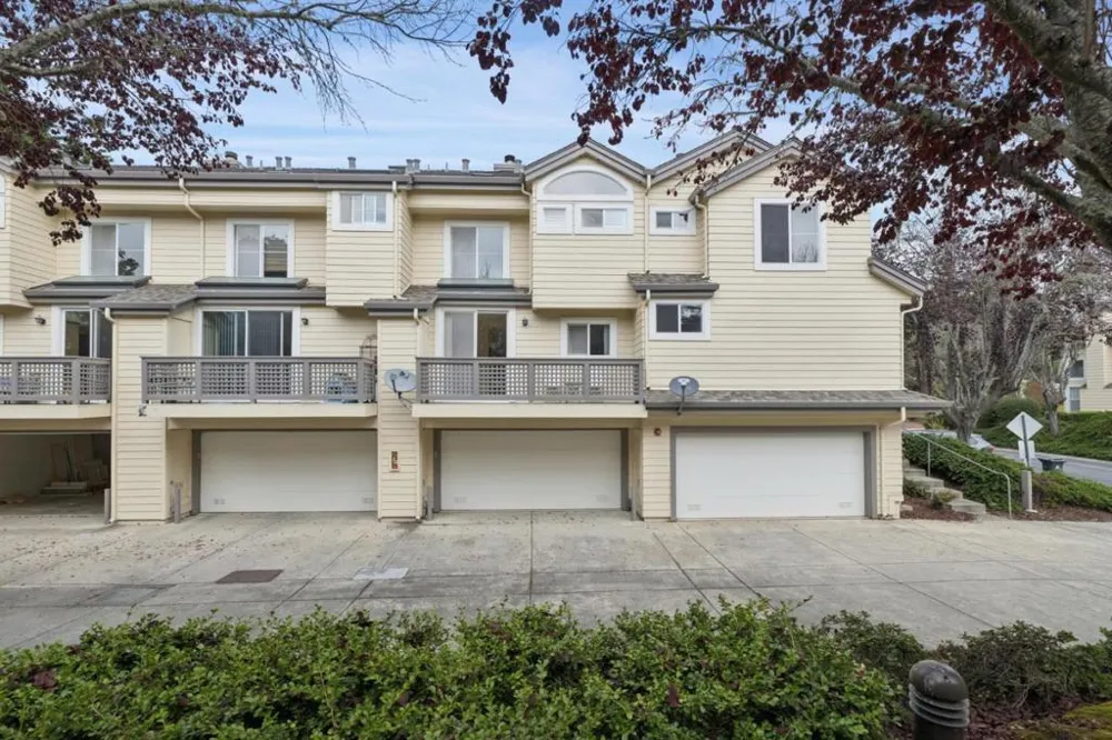 5 Erin Lane Half Moon Bay, CA 94019