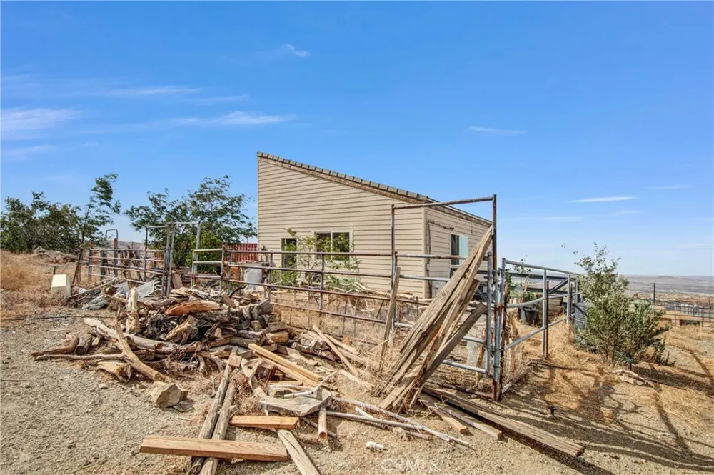 10392 Cima Mesa Road Juniper Hills, CA 93543