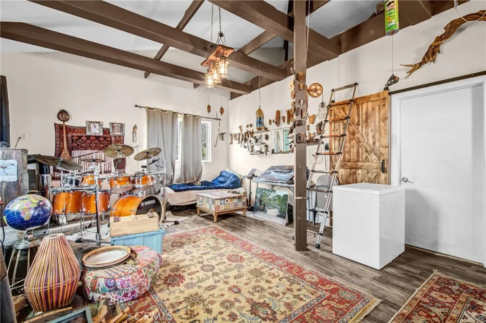 10392 Cima Mesa Road Juniper Hills, CA 93543