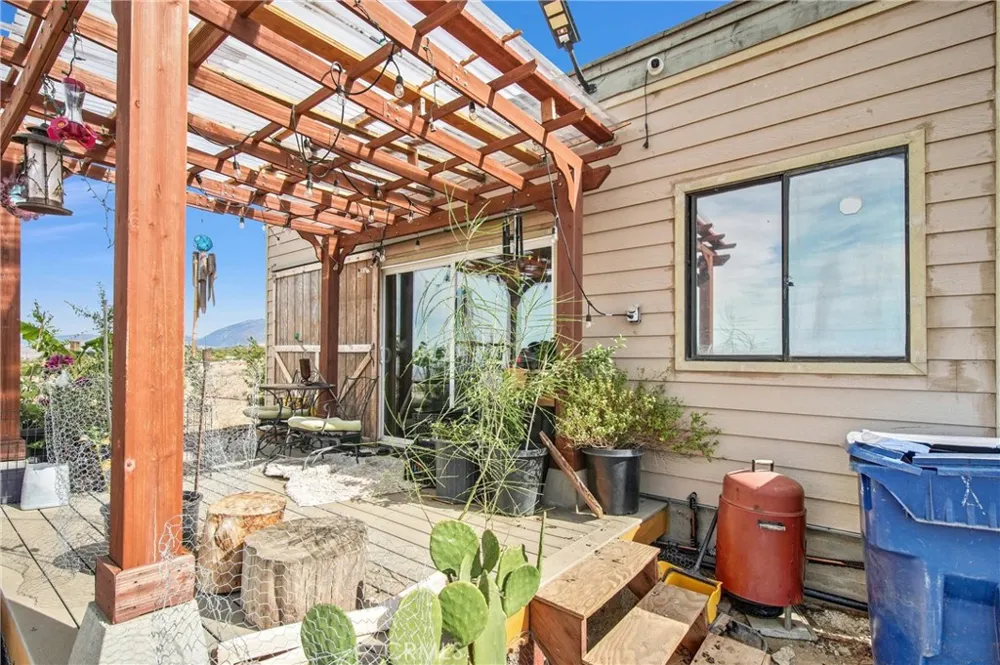 10392 Cima Mesa Road Juniper Hills, CA 93543