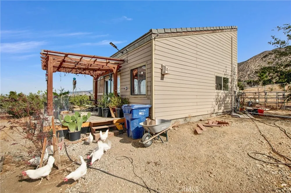 10392 Cima Mesa Road Juniper Hills, CA 93543