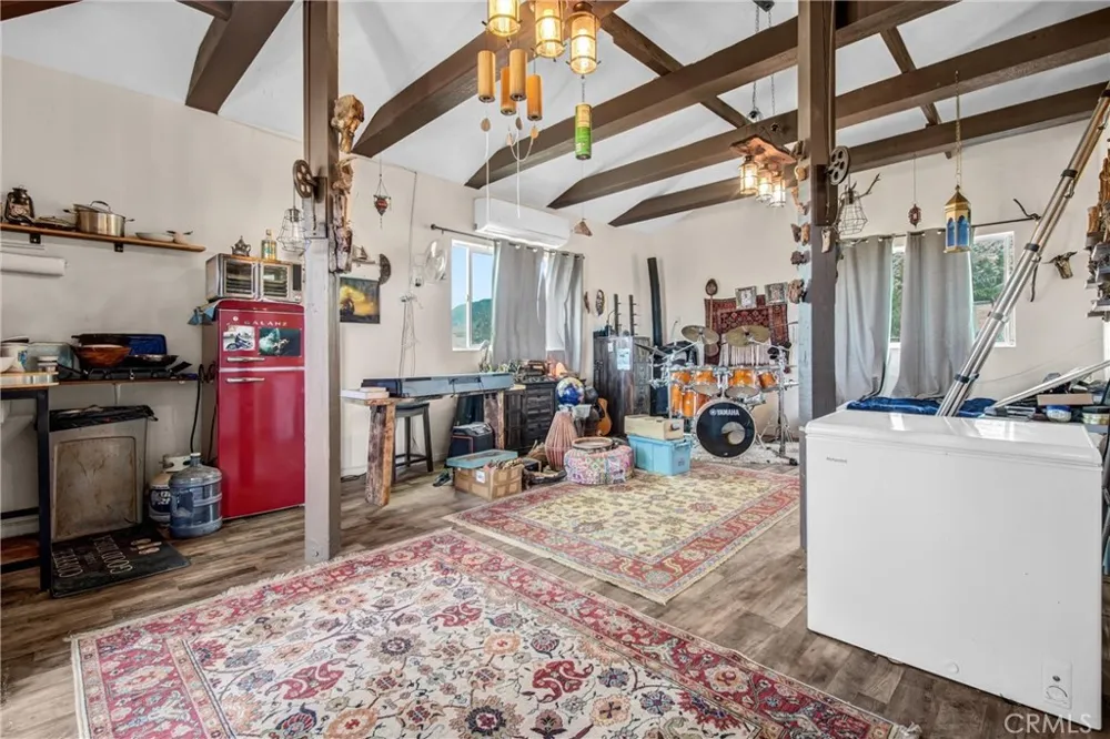 10392 Cima Mesa Road Juniper Hills, CA 93543
