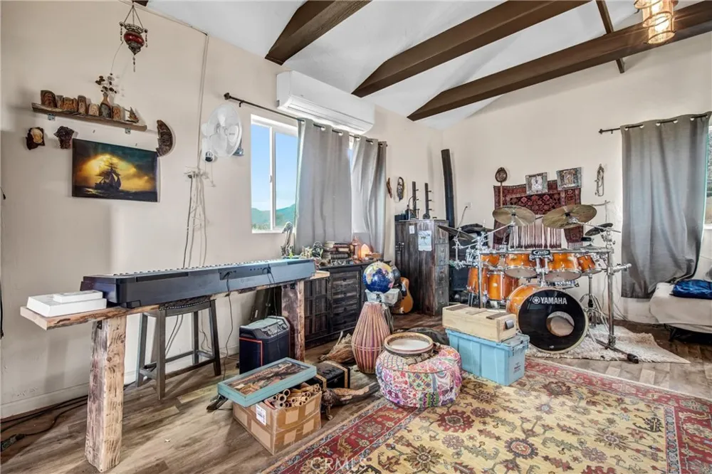 10392 Cima Mesa Road Juniper Hills, CA 93543