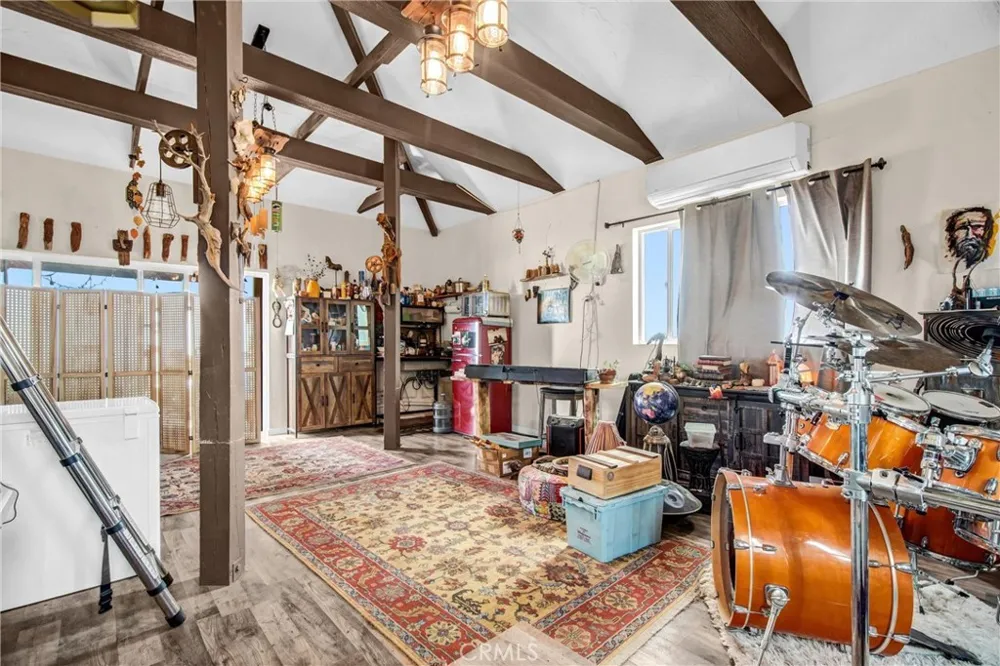 10392 Cima Mesa Road Juniper Hills, CA 93543