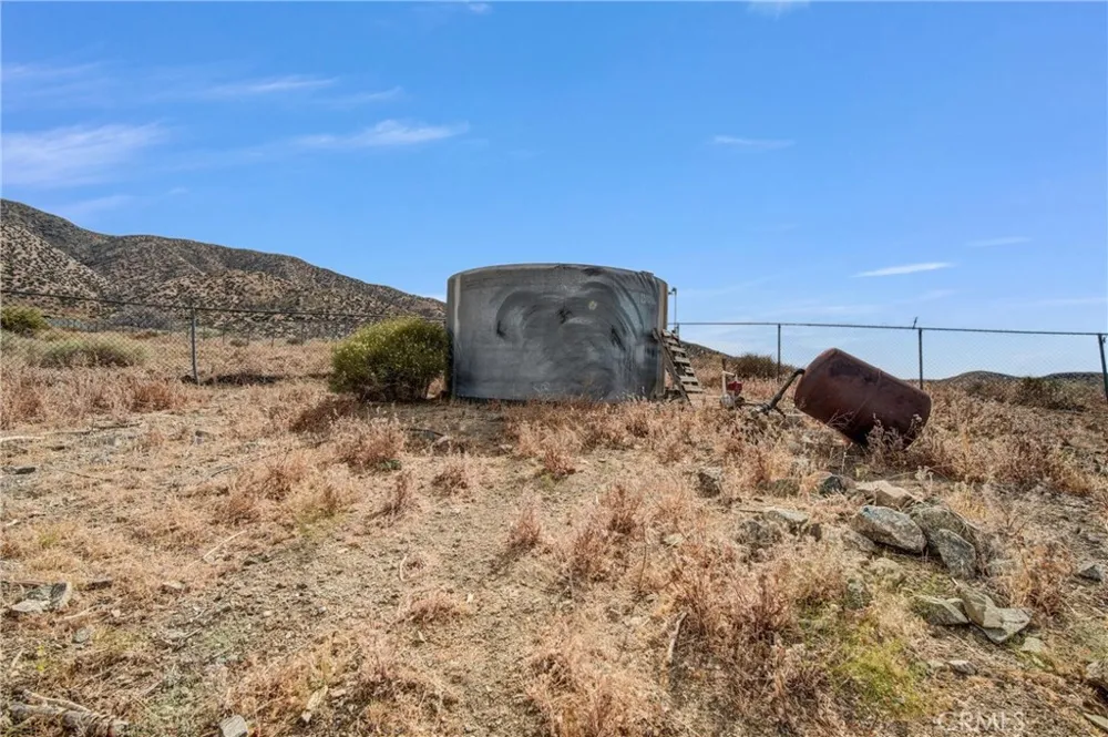 10392 Cima Mesa Road Juniper Hills, CA 93543