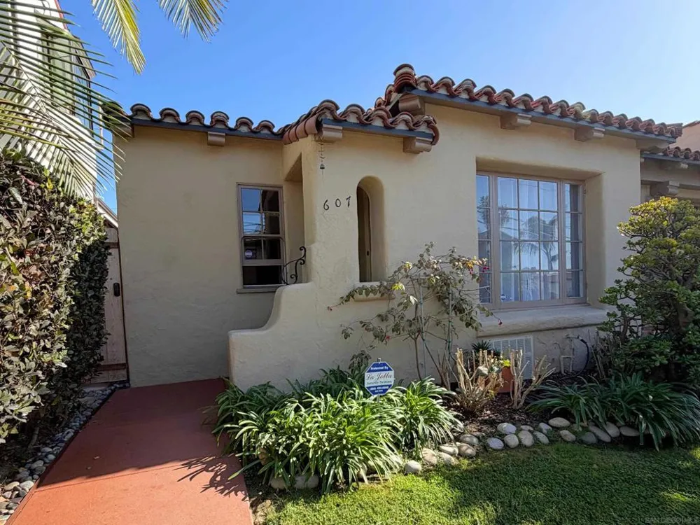 607 Arenas La Jolla, CA 92037