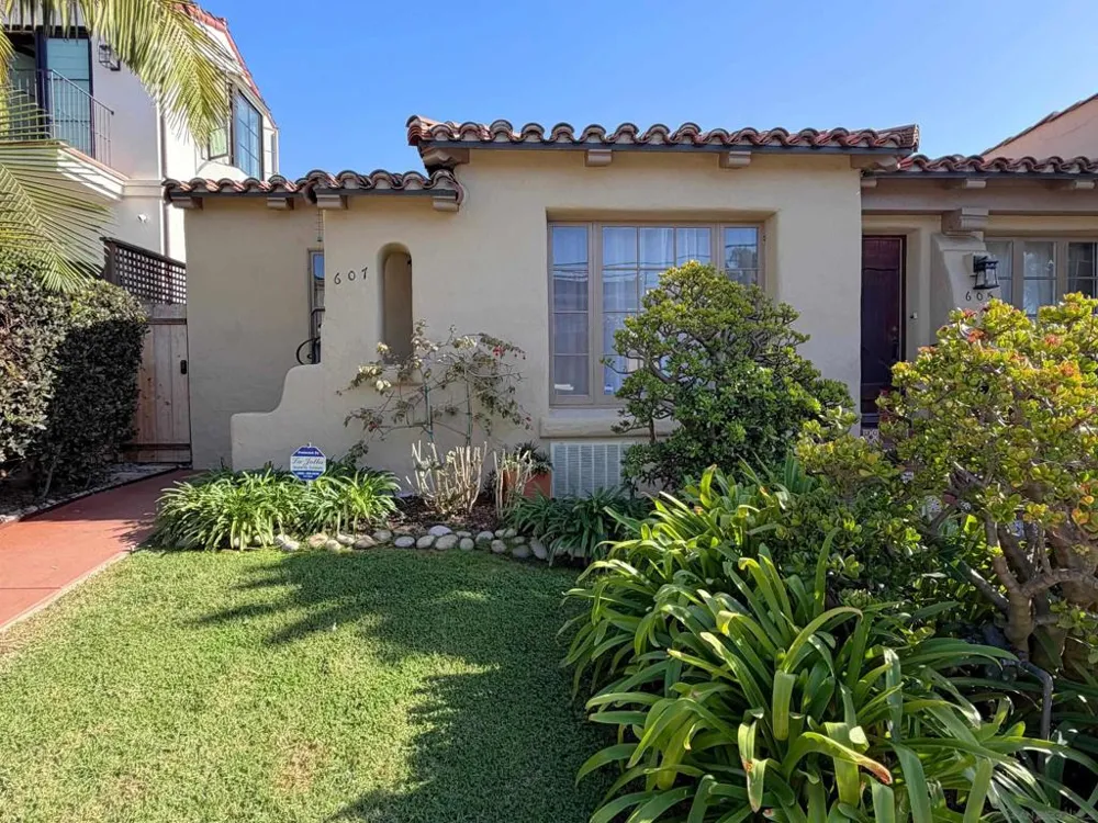 607 Arenas La Jolla, CA 92037