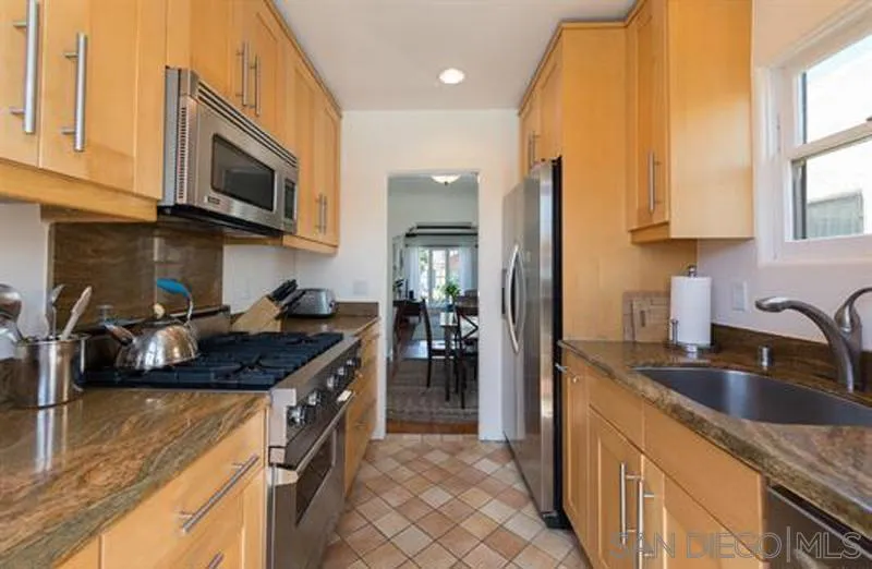 607 Arenas La Jolla, CA 92037