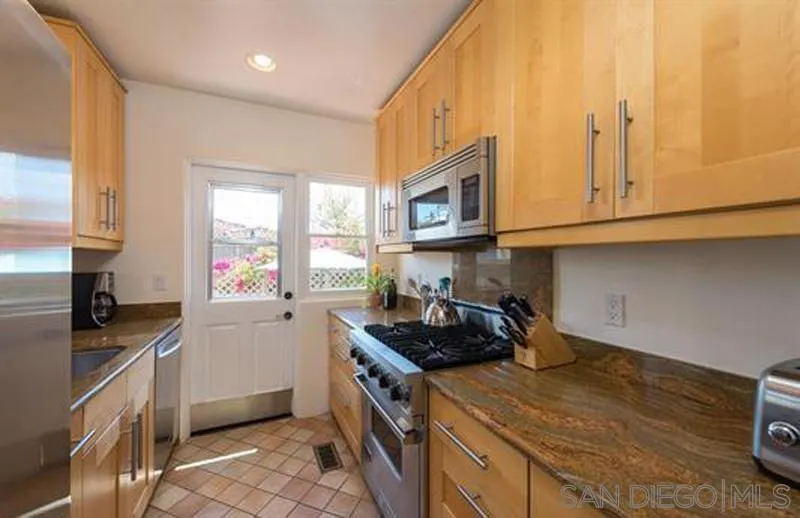 607 Arenas La Jolla, CA 92037