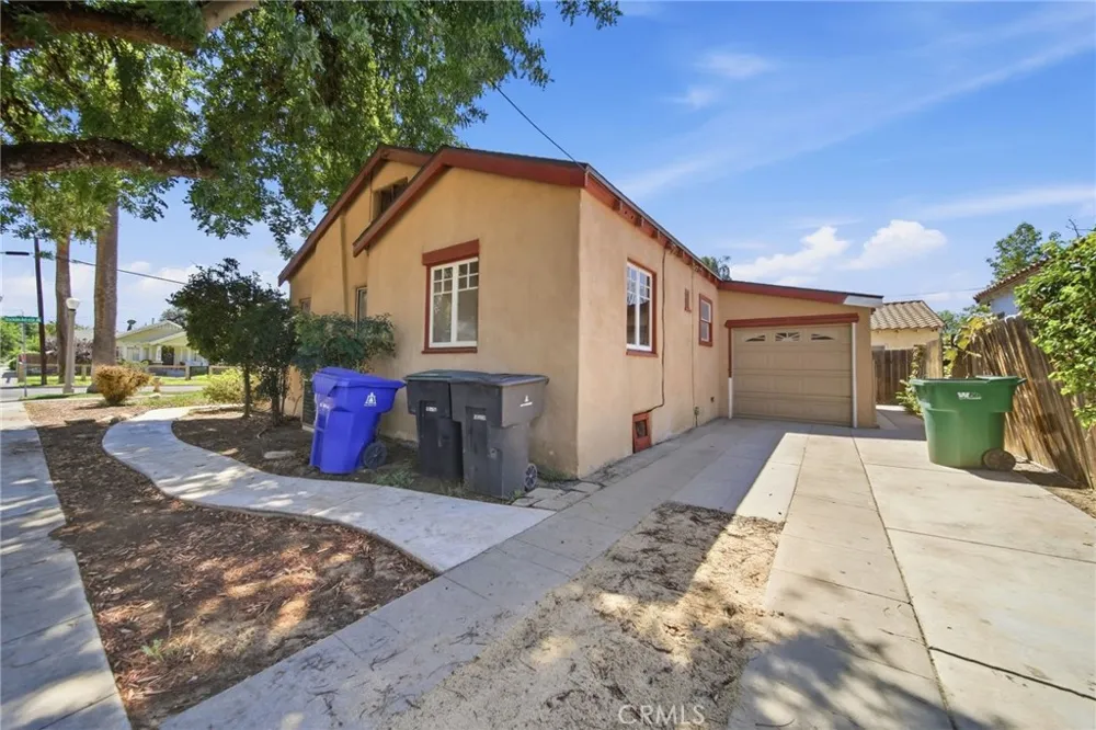 3209 Brockton Avenue Riverside, CA 92501