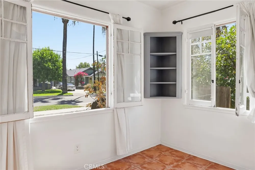3209 Brockton Avenue Riverside, CA 92501