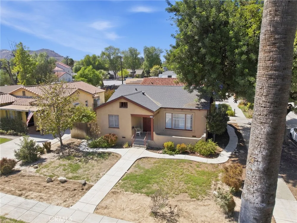 3209 Brockton Avenue Riverside, CA 92501