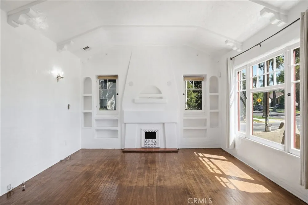 3209 Brockton Avenue Riverside, CA 92501