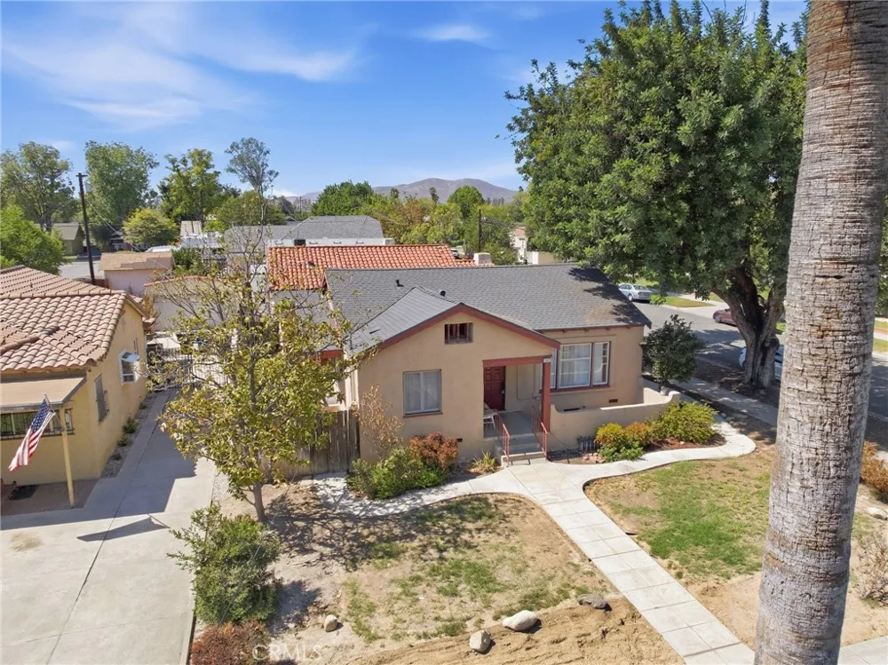3209 Brockton Avenue Riverside, CA 92501