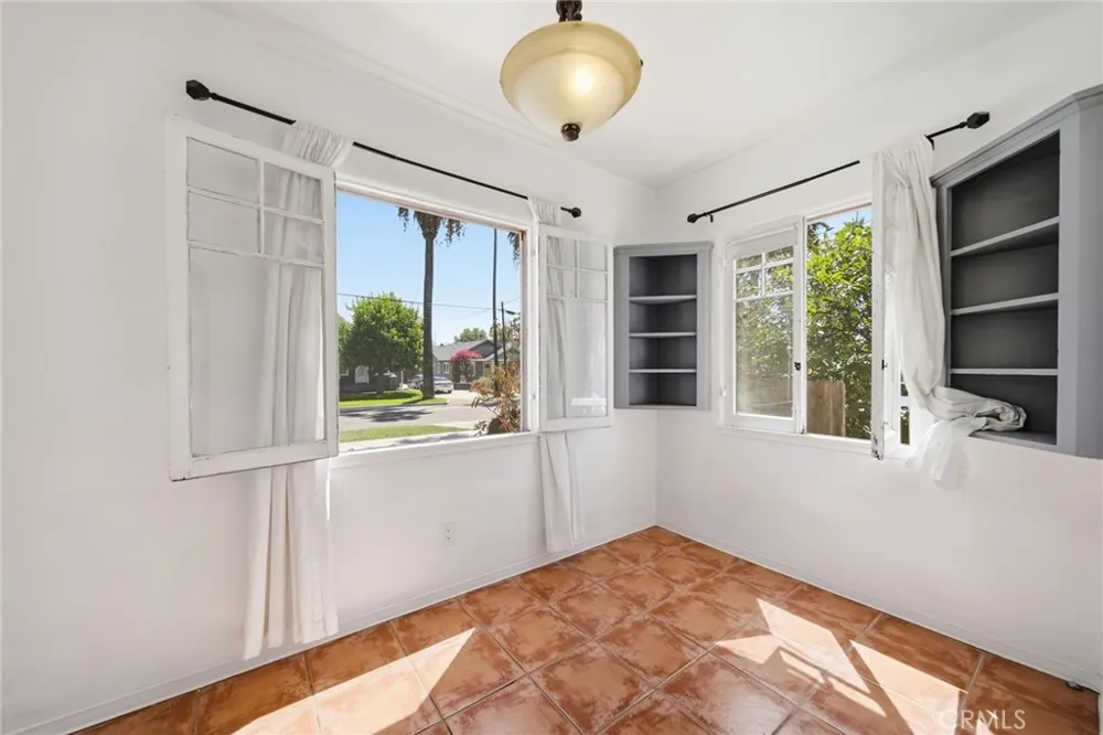 3209 Brockton Avenue Riverside, CA 92501
