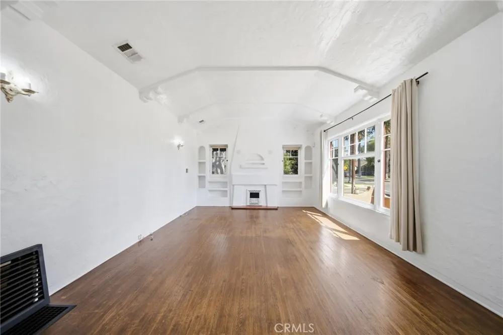 3209 Brockton Avenue Riverside, CA 92501