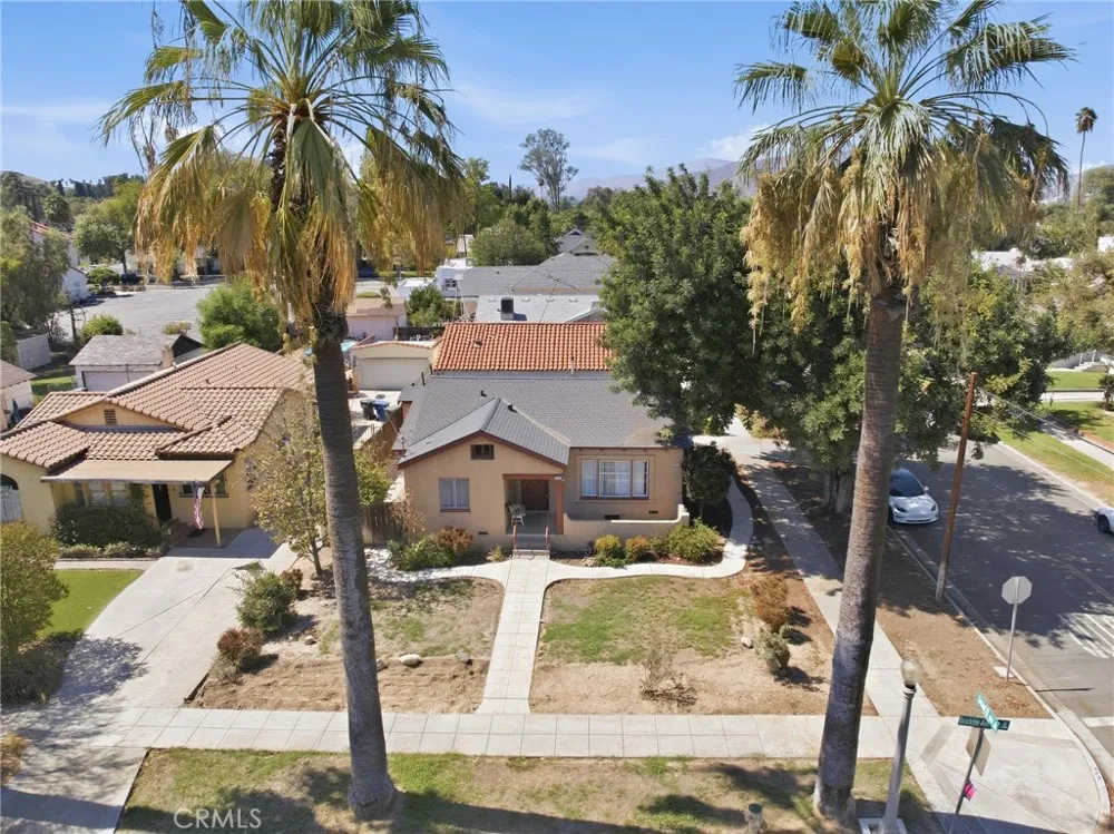 3209 Brockton Avenue Riverside, CA 92501