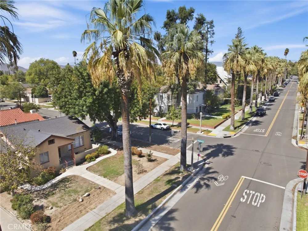 3209 Brockton Avenue Riverside, CA 92501