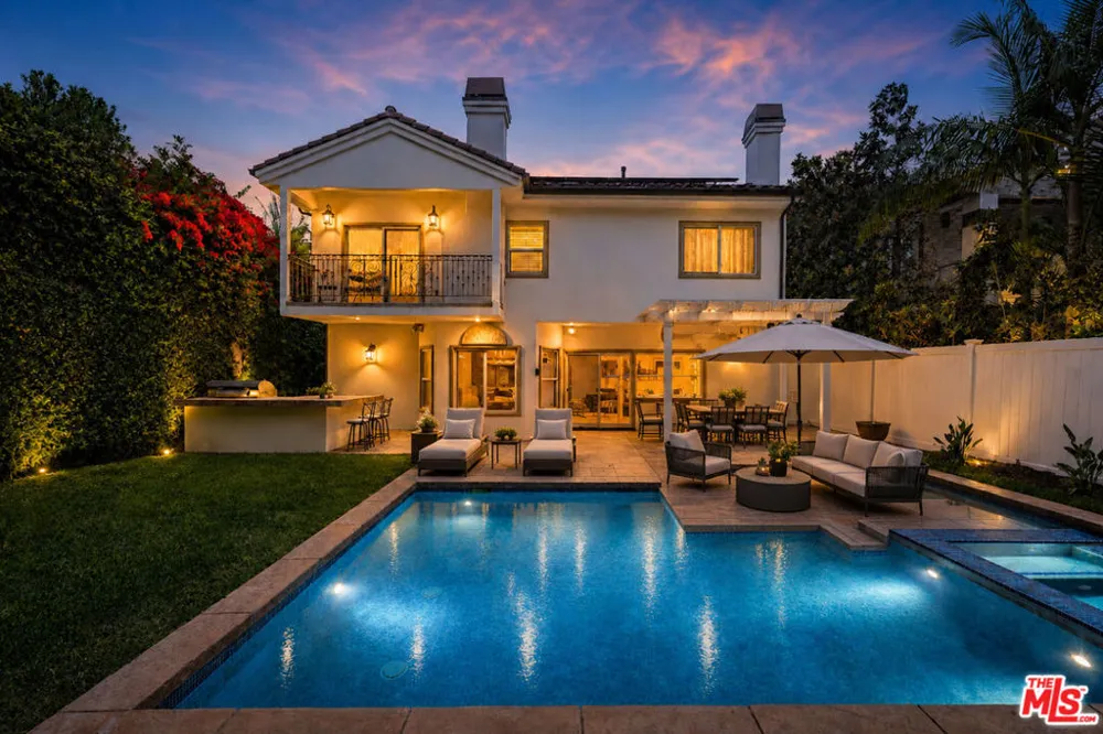 5419 Tampa Avenue Tarzana, CA 91356