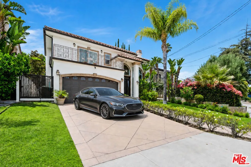 5419 Tampa Avenue Tarzana, CA 91356