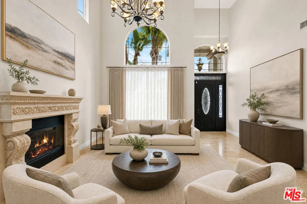 5419 Tampa Avenue Tarzana, CA 91356