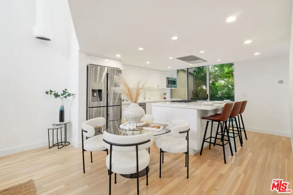 11711 Brookhaven Avenue #3 Los Angeles, CA 90064
