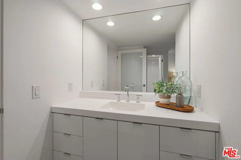 11711 Brookhaven Avenue #3 Los Angeles, CA 90064