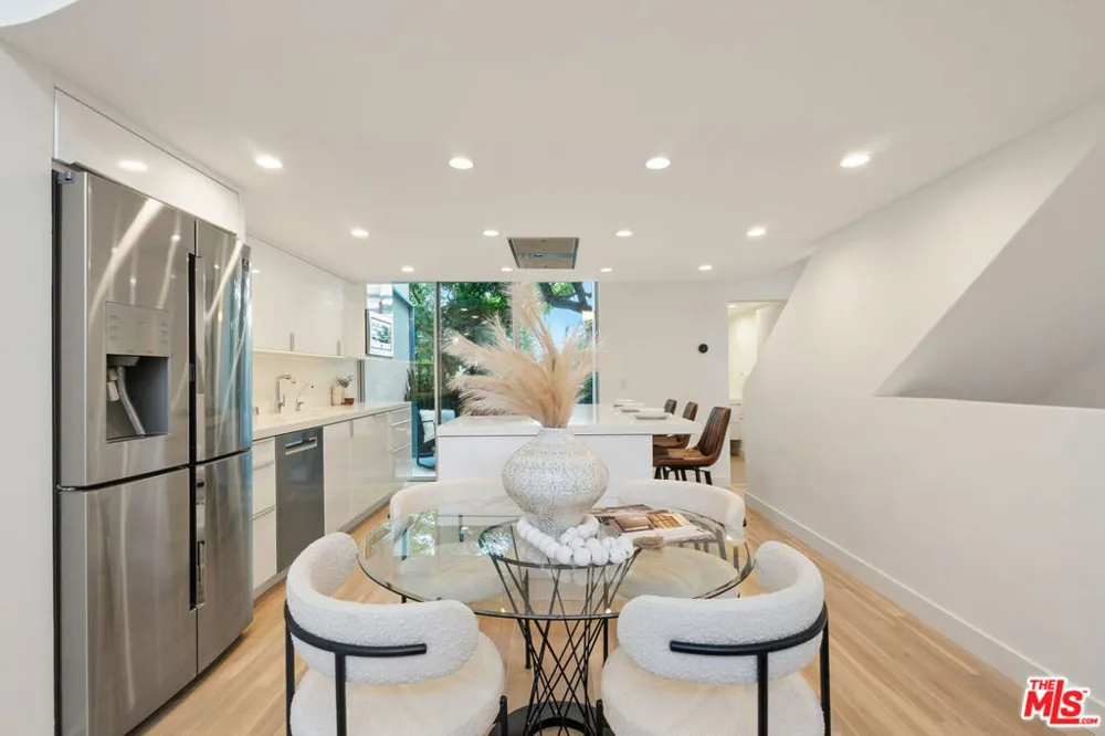 11711 Brookhaven Avenue #3 Los Angeles, CA 90064