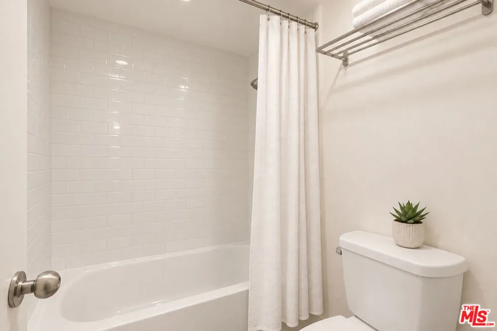 11711 Brookhaven Avenue #3 Los Angeles, CA 90064