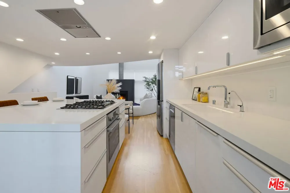 11711 Brookhaven Avenue #3 Los Angeles, CA 90064