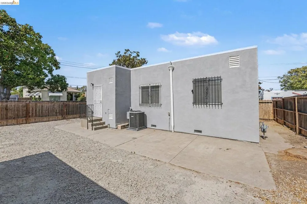 206 E 16Th St Pittsburg, CA 94565