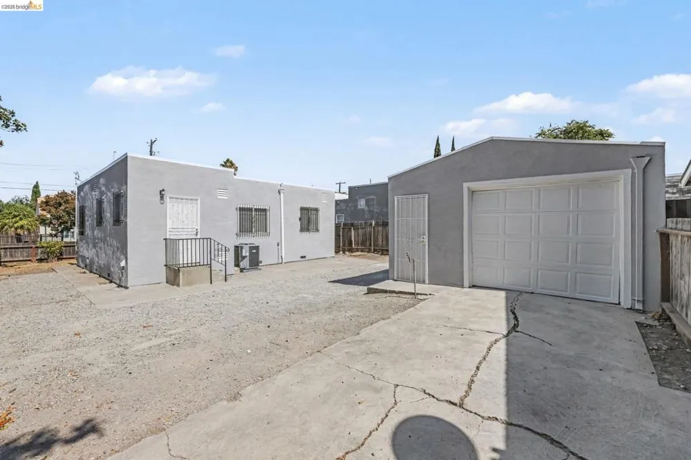 206 E 16Th St Pittsburg, CA 94565