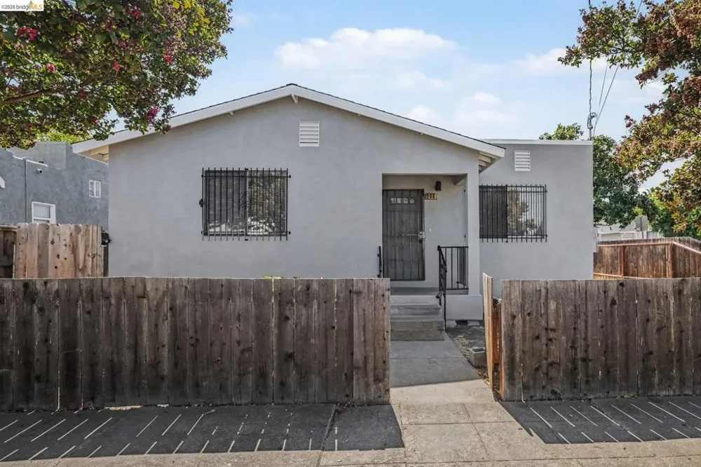 206 E 16Th St Pittsburg, CA 94565
