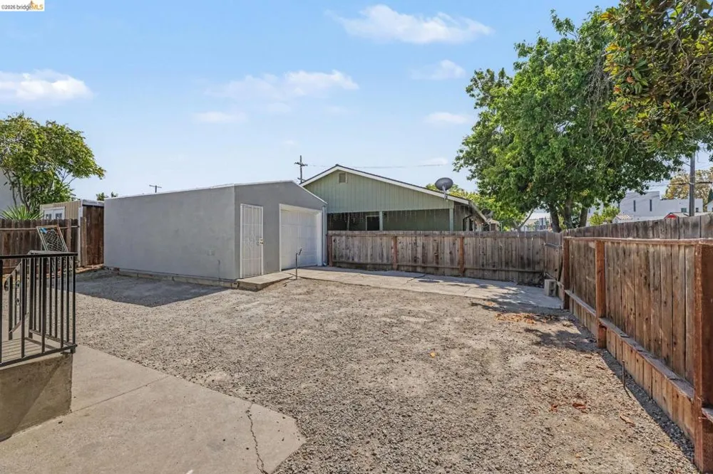 206 E 16Th St Pittsburg, CA 94565
