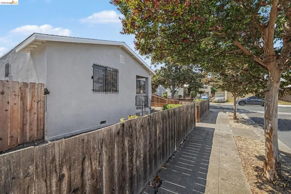 206 E 16Th St Pittsburg, CA 94565