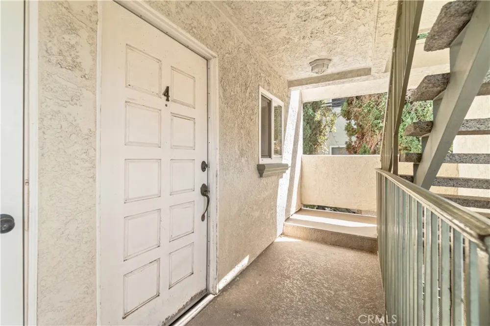 1042 Gladys #4 Long Beach, CA 90804