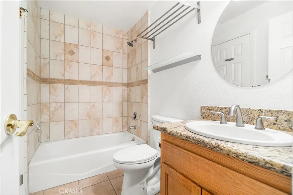 1042 Gladys #4 Long Beach, CA 90804