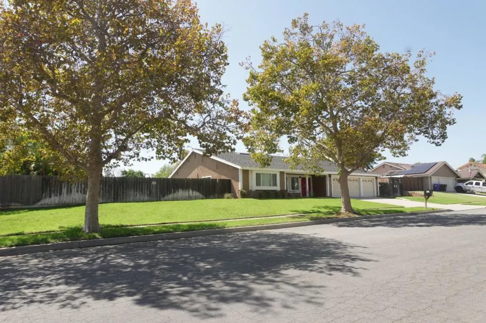 2108 Apple Avenue Rialto, CA 92377