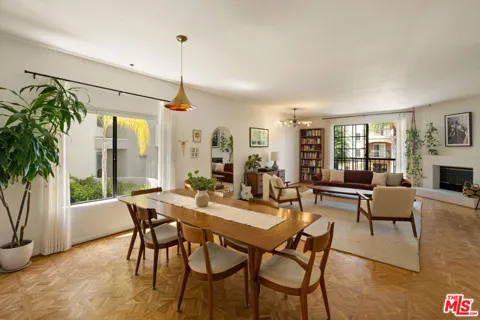 1539 Greenfield Avenue #102