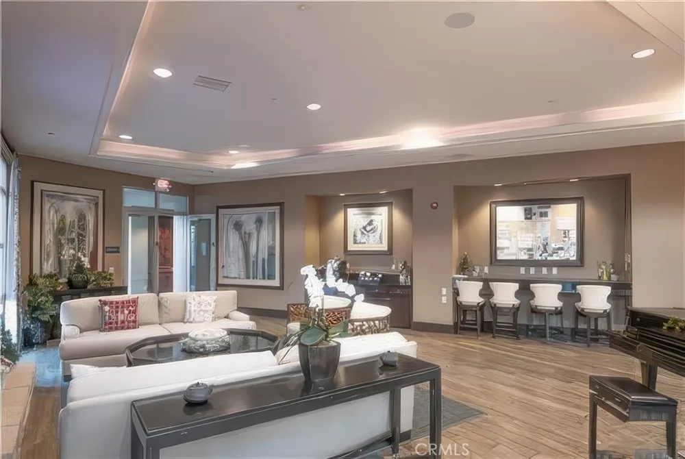 6081 Eucalyptus Chino, CA 91710