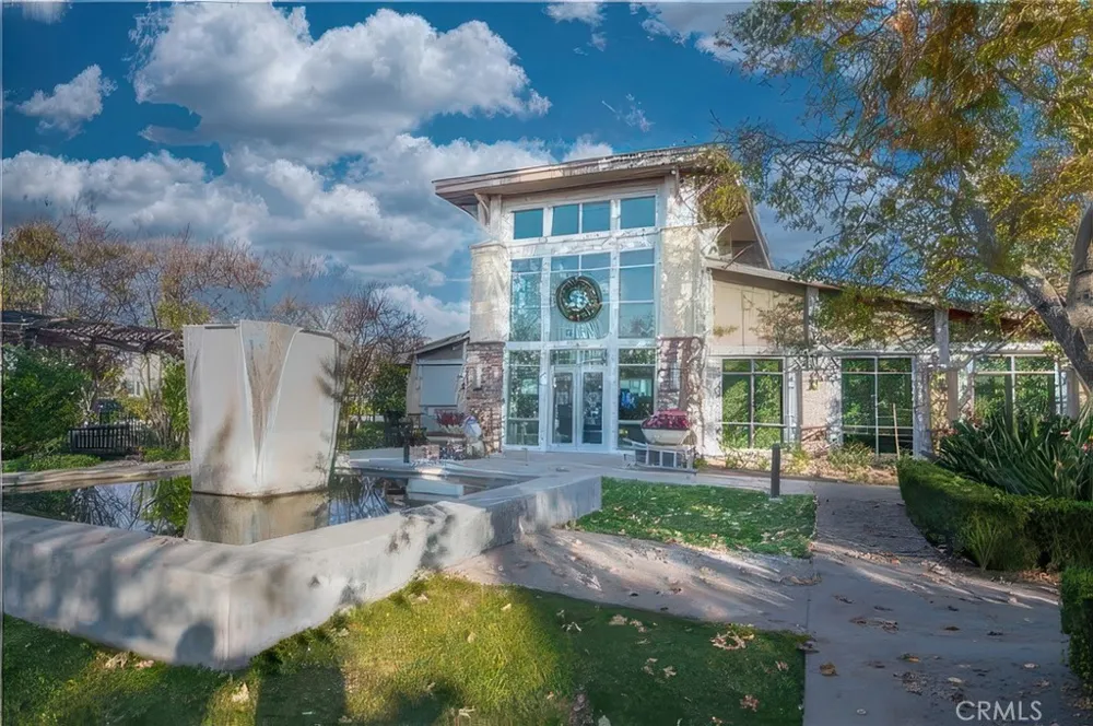 6081 Eucalyptus Chino, CA 91710