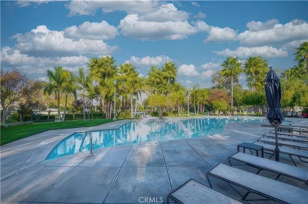 6081 Eucalyptus Chino, CA 91710