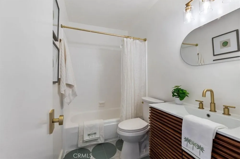 727 Eucalyptus Avenue #18 Inglewood, CA 90302