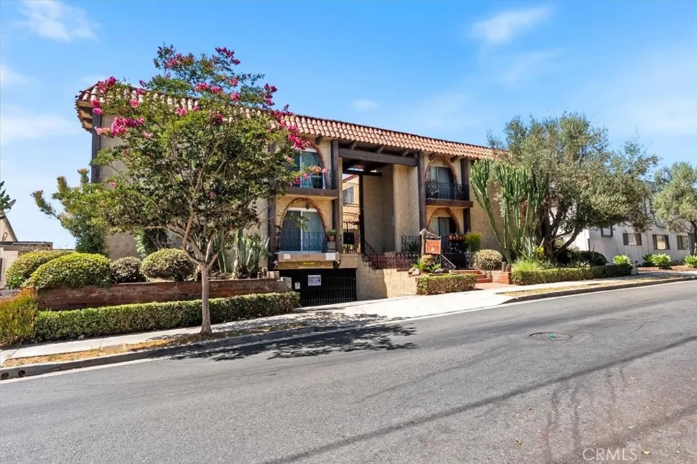 727 Eucalyptus Avenue #18 Inglewood, CA 90302