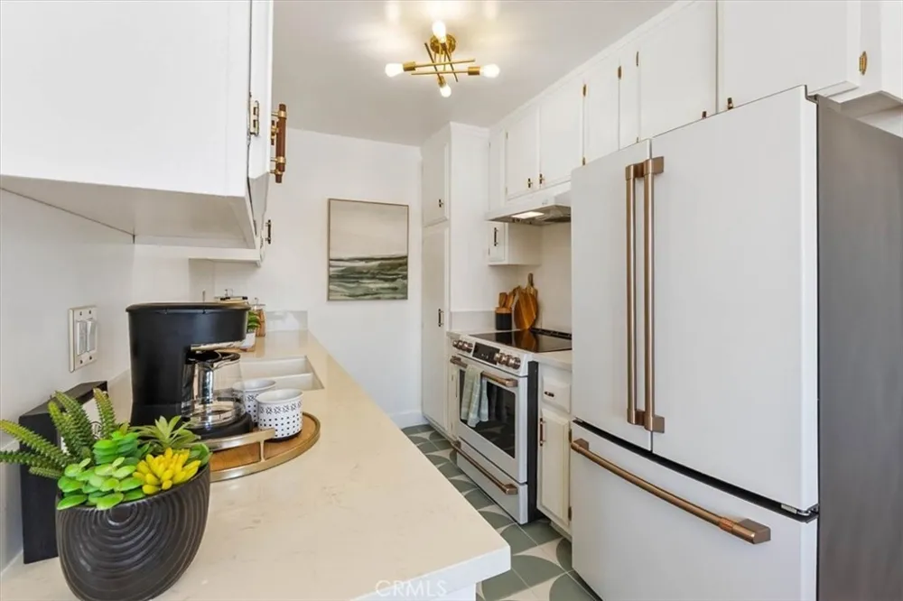 727 Eucalyptus Avenue #18 Inglewood, CA 90302