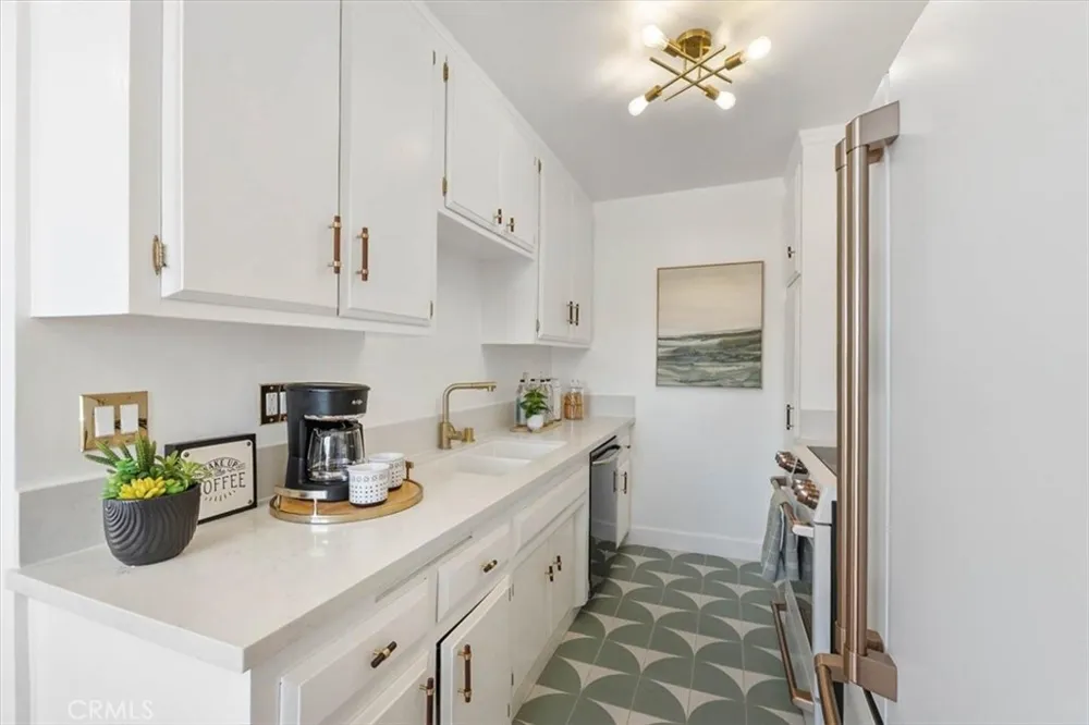 727 Eucalyptus Avenue #18 Inglewood, CA 90302
