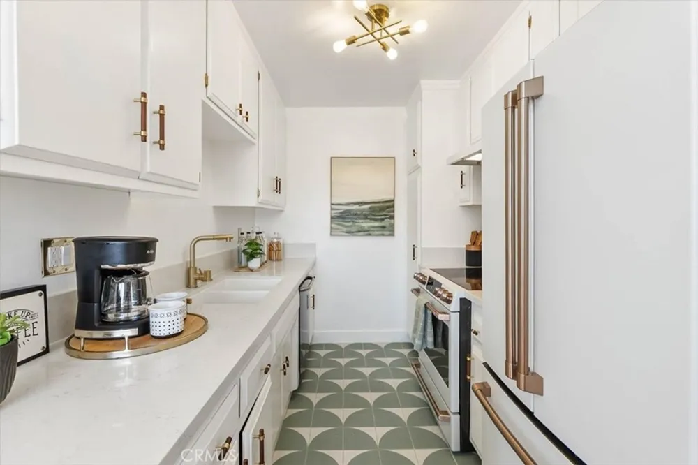 727 Eucalyptus Avenue #18 Inglewood, CA 90302